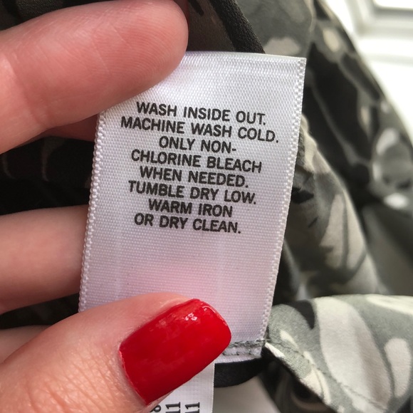 Banana Republic Wrap Blouse / Cardiagn - Picture 11 of 15